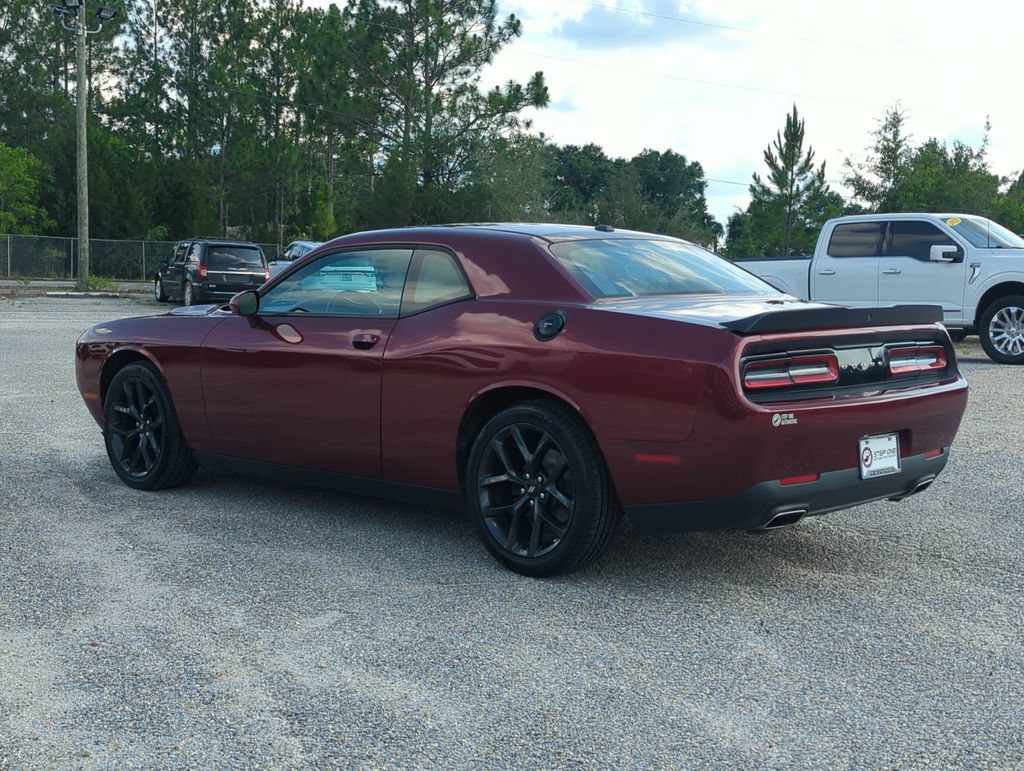 Used 2019 Dodge Challenger SXT w/ Blacktop Package RWD image 4