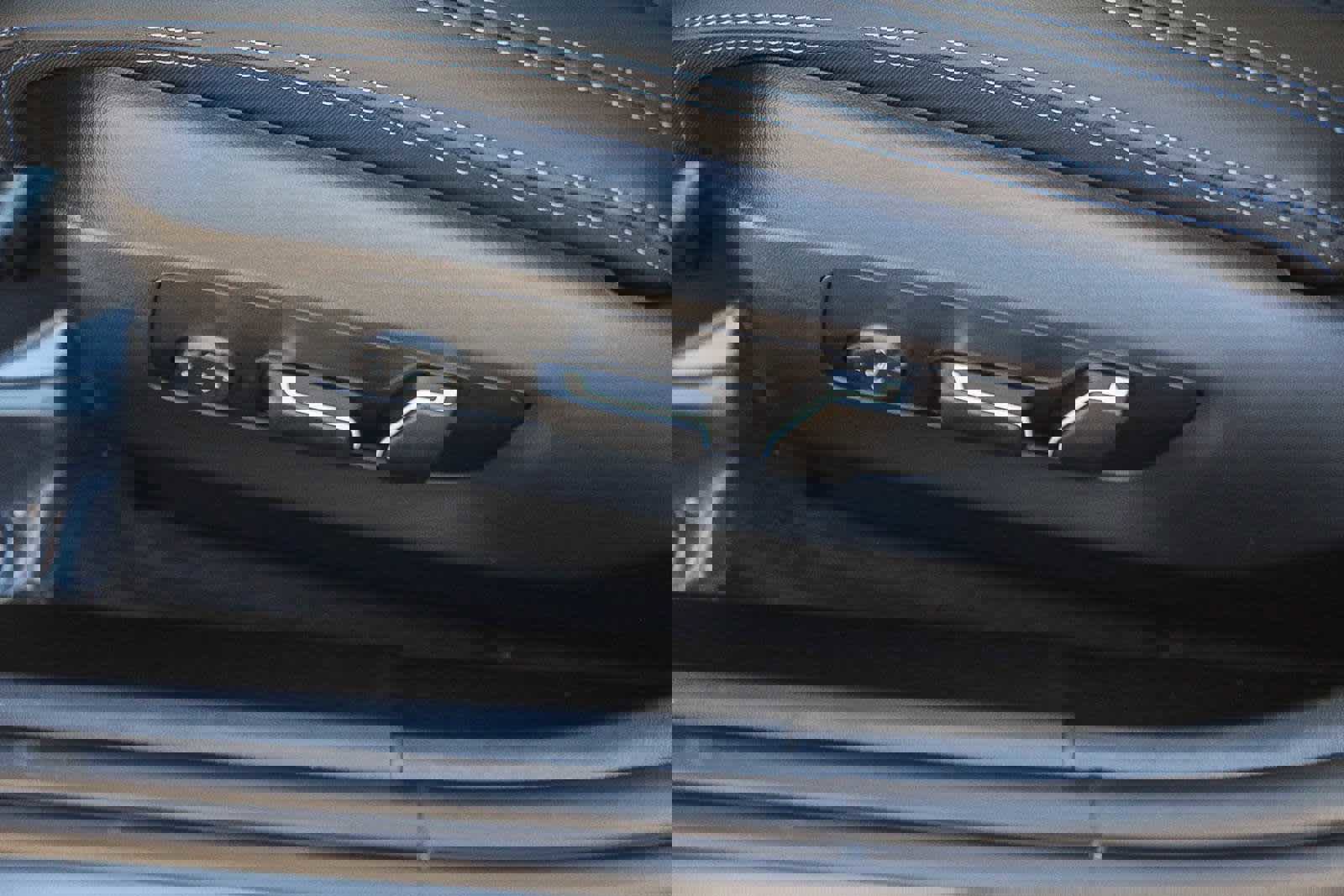 New 2026 BMW 550e xDrive w/ Executive Package image 21