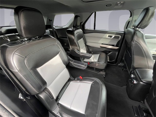 Used 2022 Ford Explorer XLT w/ Equipment Group 202A image 18