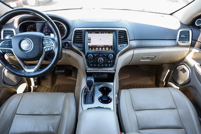Used 2017 Jeep Grand Cherokee Overland w/ Jeep Active Safety Group AWD/4WD image 12