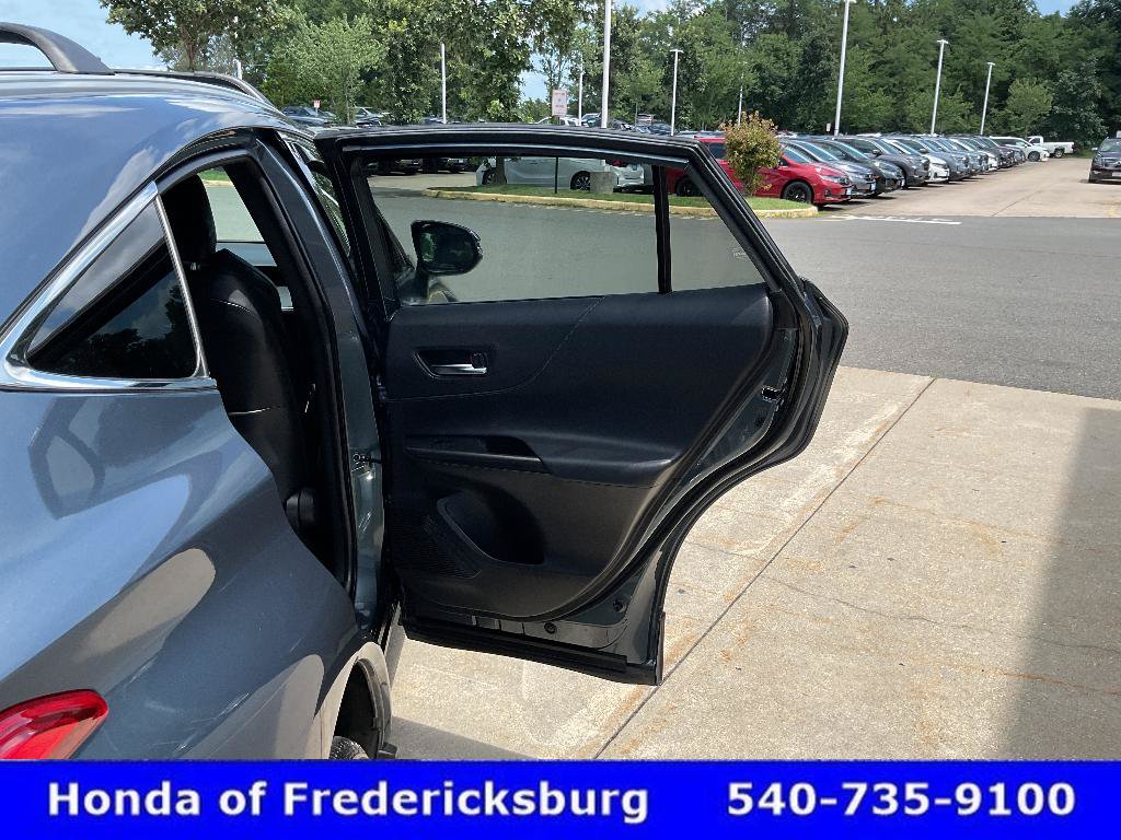 Used 2022 Toyota Venza XLE AWD/4WD image 18