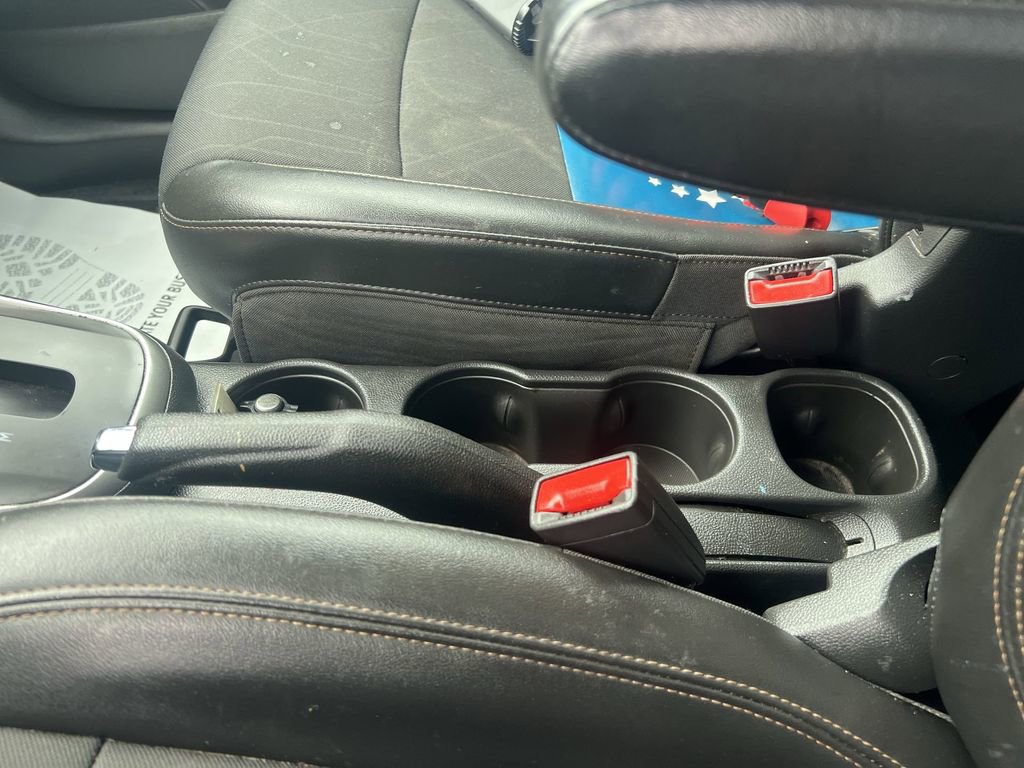 Used 2021 Chevrolet Trax LT w/ Redline Edition image 19