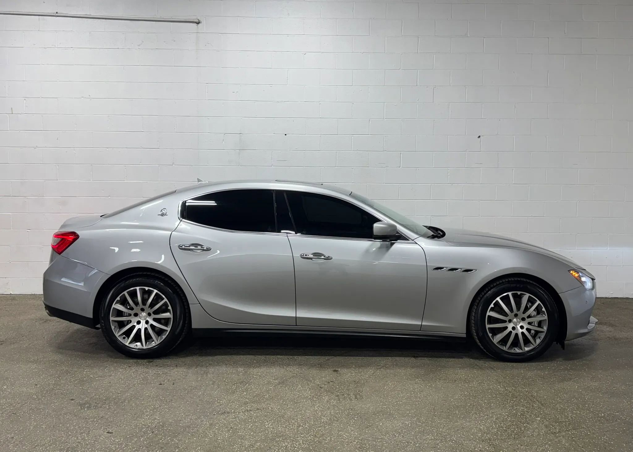 Used 2014 Maserati Ghibli S Q4 AWD/4WD image 2