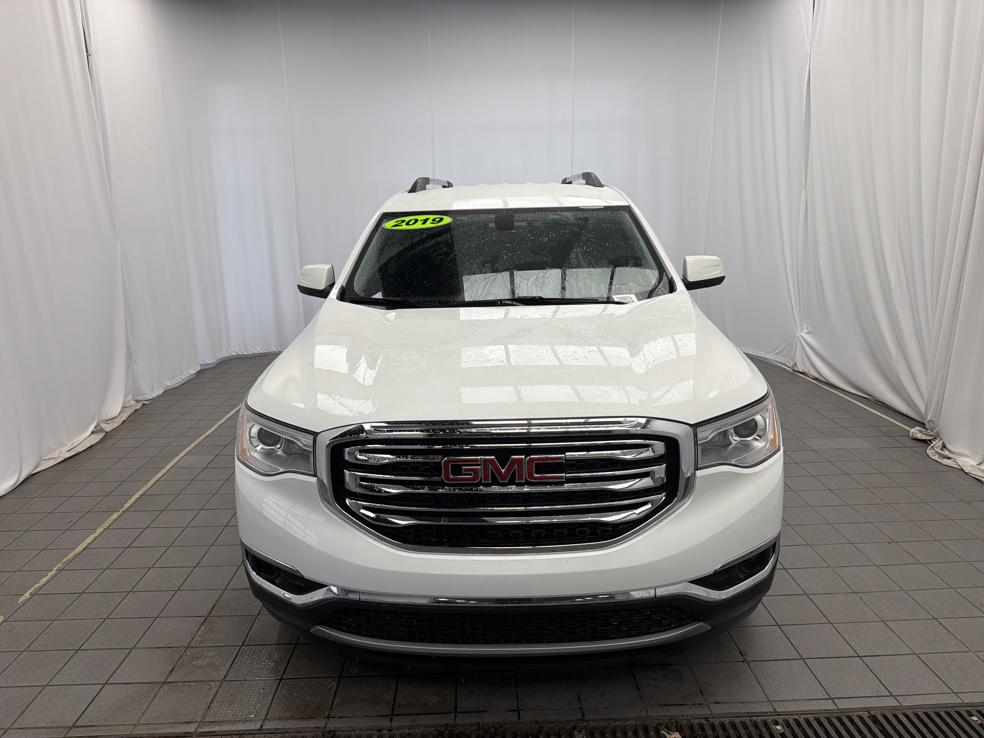 Used 2019 GMC Acadia SLT AWD/4WD image 2