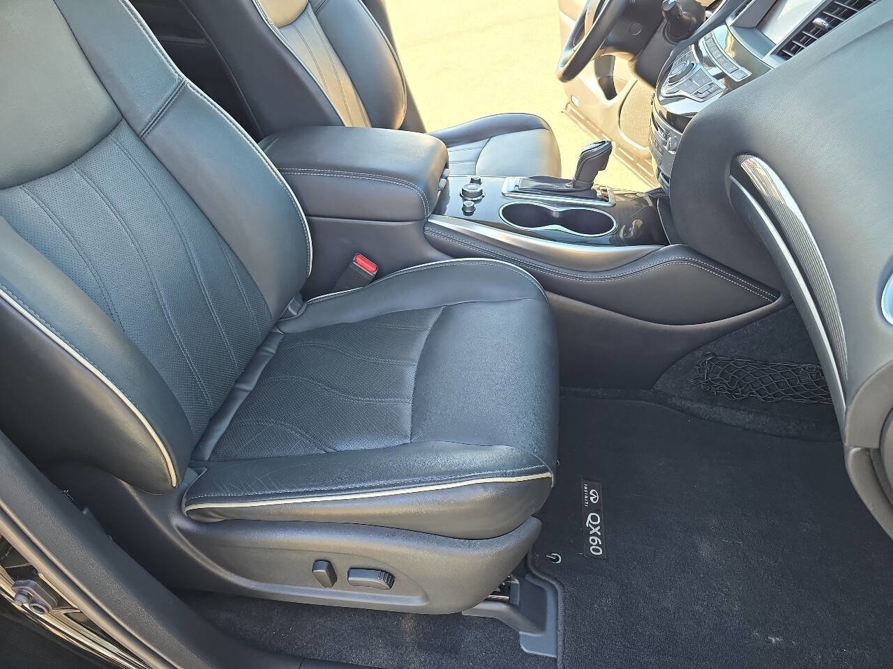 Used 2019 INFINITI QX60 Luxe w/ Essential Package image 33