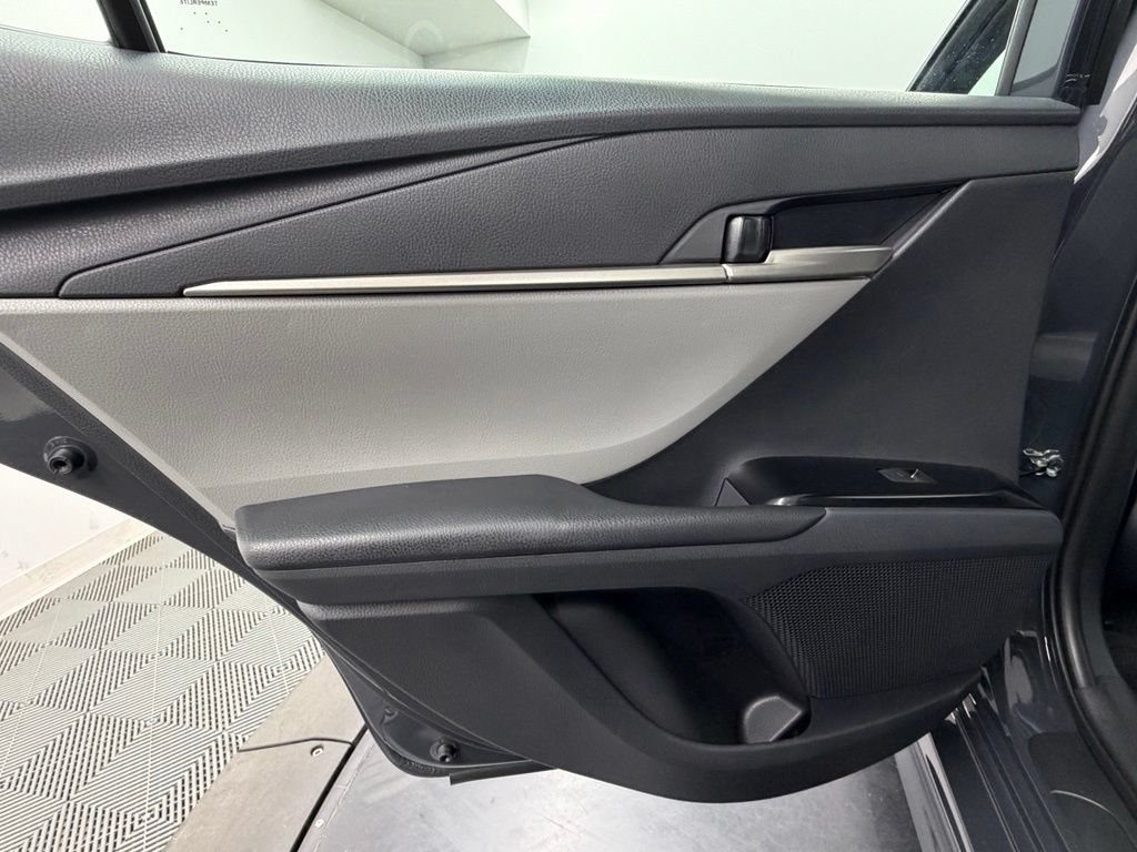 Used 2026 Toyota Camry SE FWD image 38
