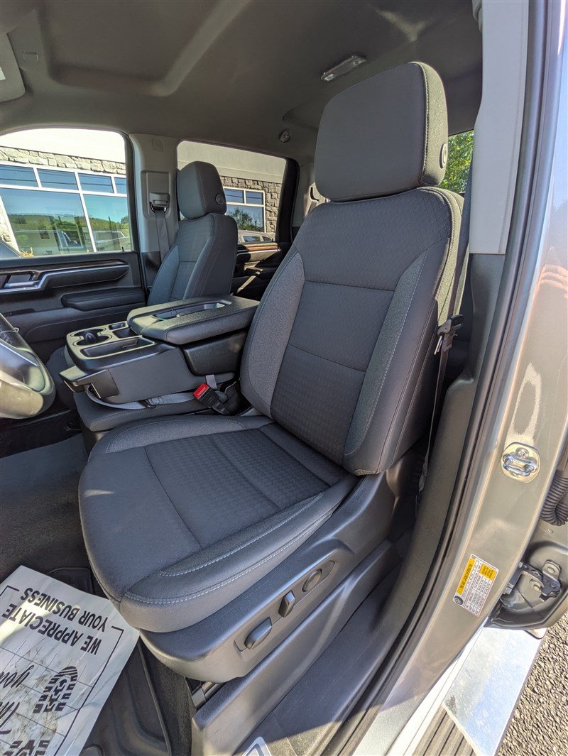 Used 2025 Chevrolet Silverado 2500 LT w/ Convenience Package AWD/4WD image 19