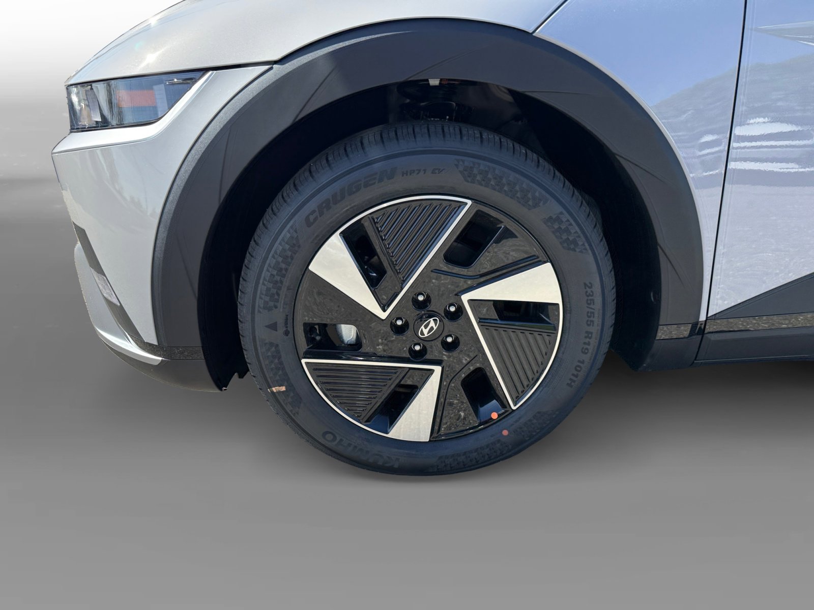 New 2025 Hyundai Ioniq 5 SE image 9