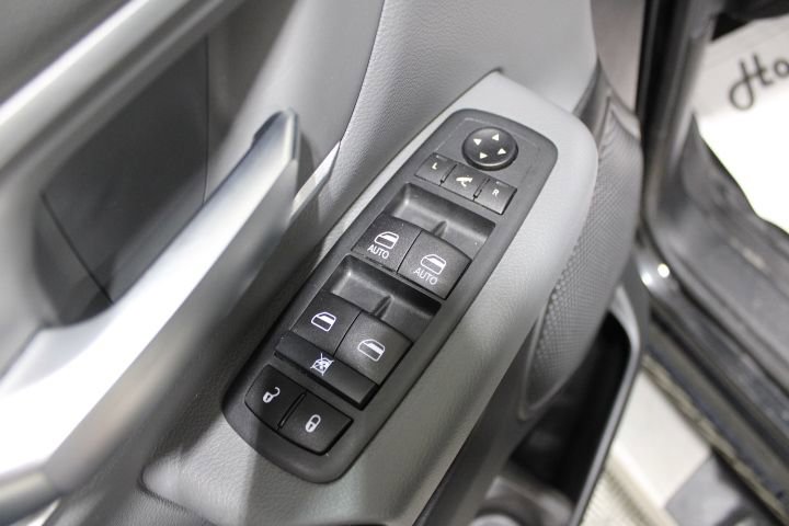 Used 2020 RAM 1500 Big Horn AWD/4WD image 17