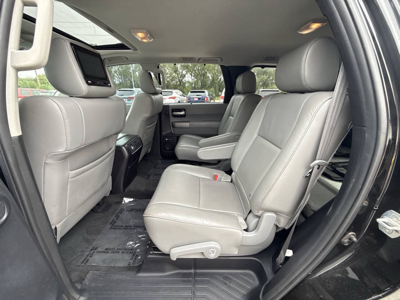 Used 2017 Toyota Sequoia Limited w/ Safety & Convenience Package AWD/4WD image 22