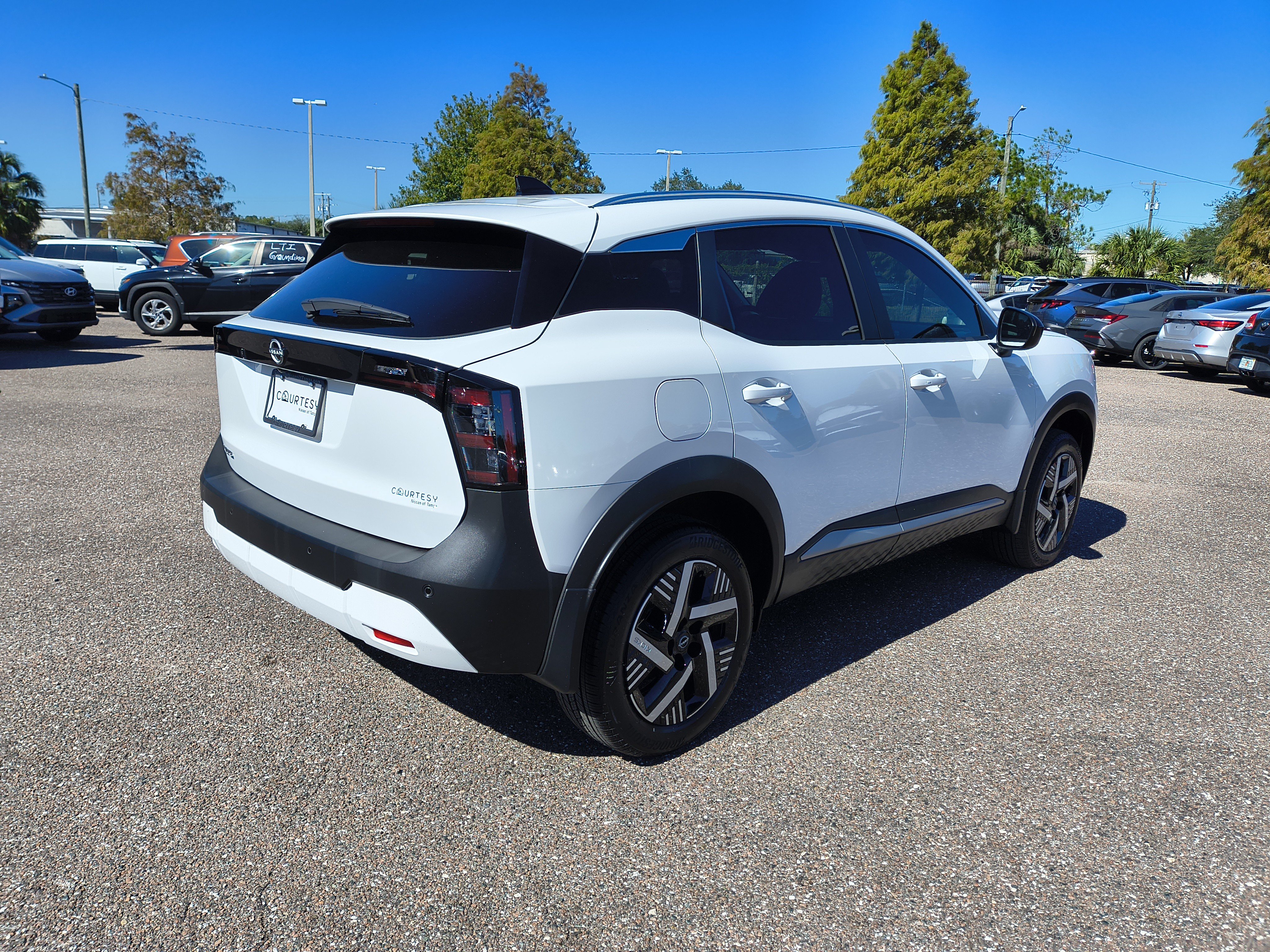 Used 2026 Nissan Kicks SV FWD image 8