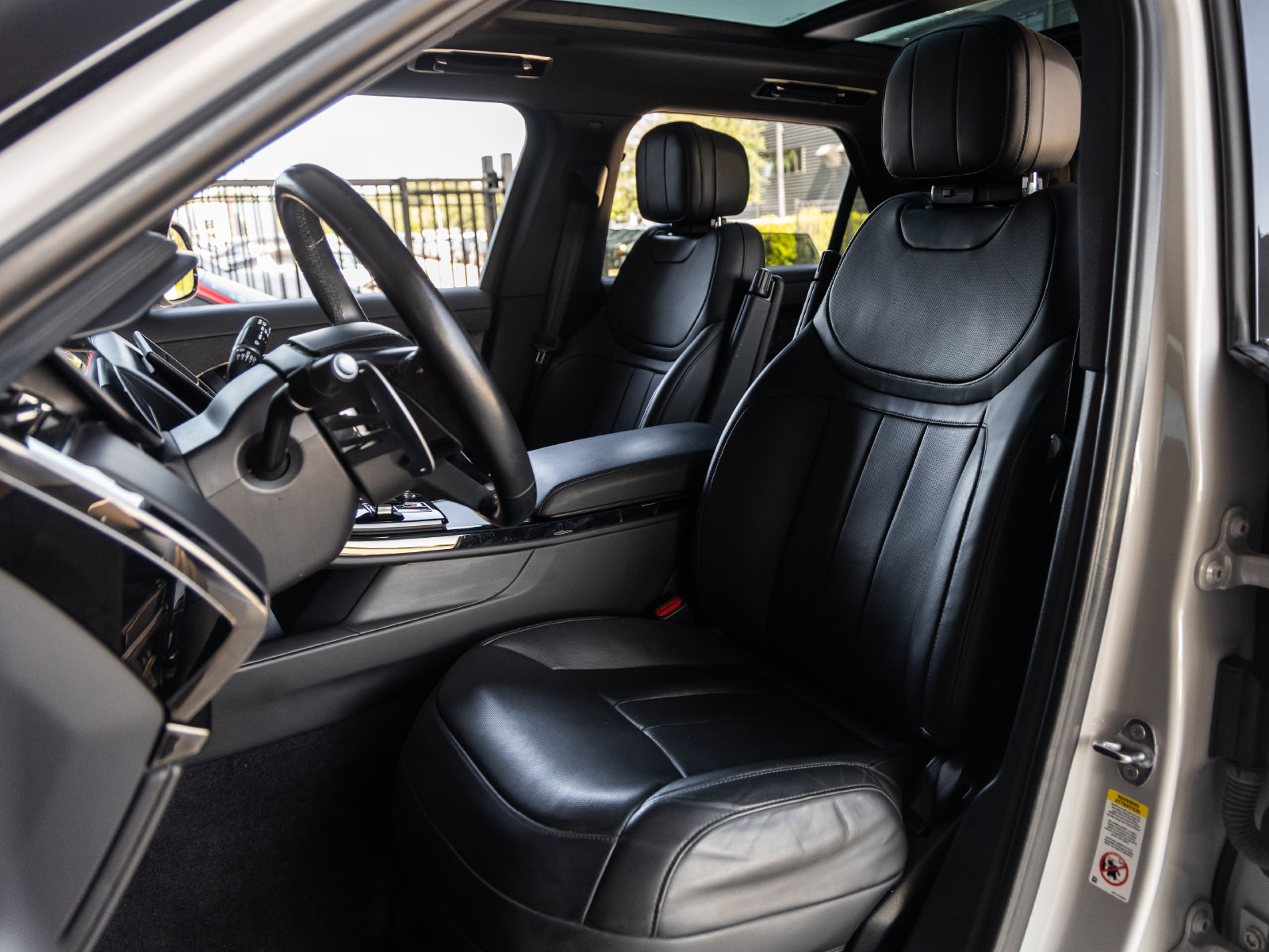 Used 2023 Land Rover Range Rover Sport SE Dynamic AWD/4WD image 23