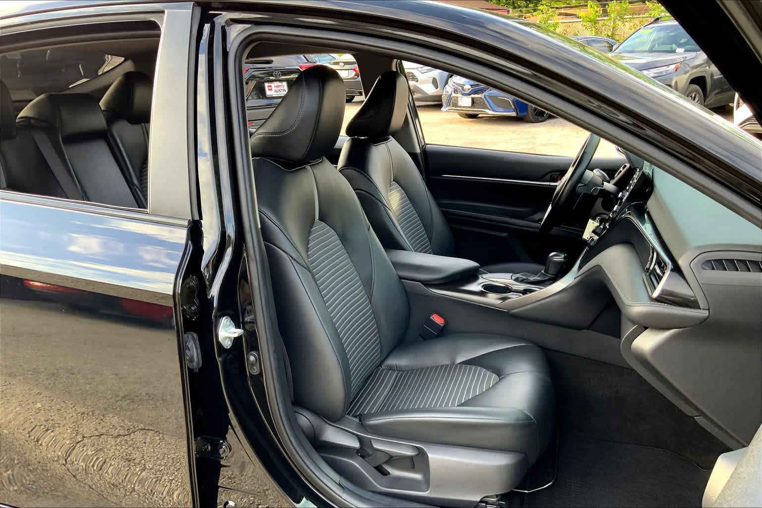 Used 2021 Toyota Camry SE FWD image 9