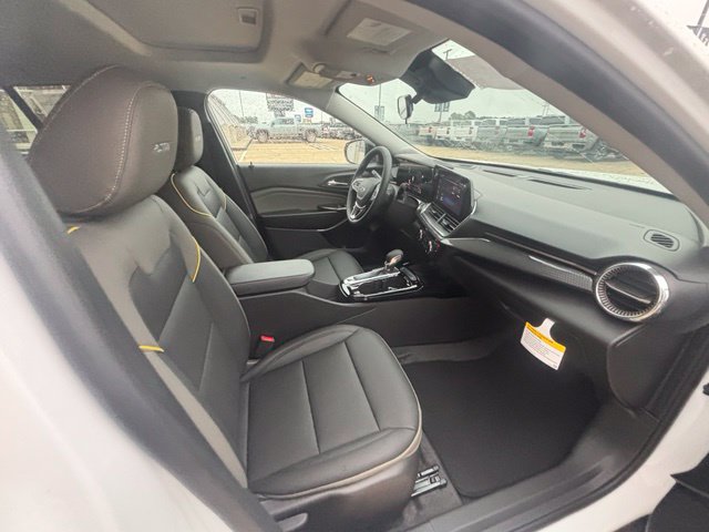 New 2026 Chevrolet Trax ACTIV w/ Sunroof Package FWD image 16