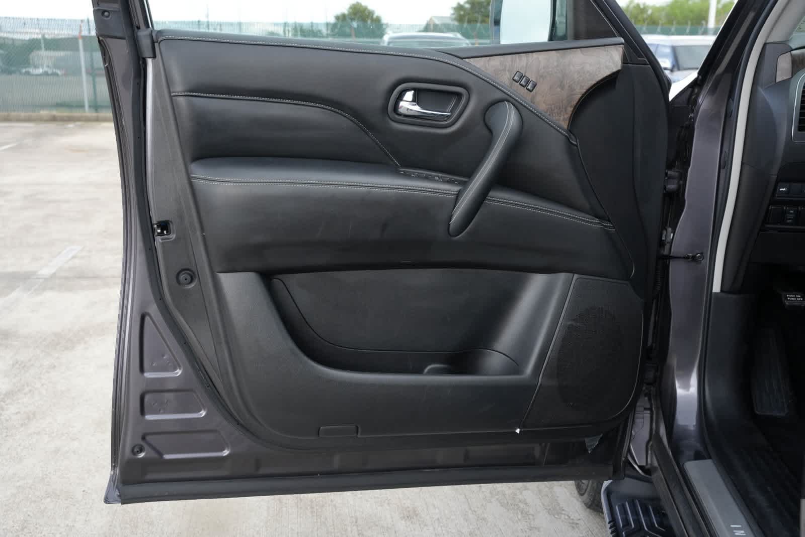 Certified 2023 INFINITI QX80 Premium Select w/ Cargo Package AWD/4WD image 17
