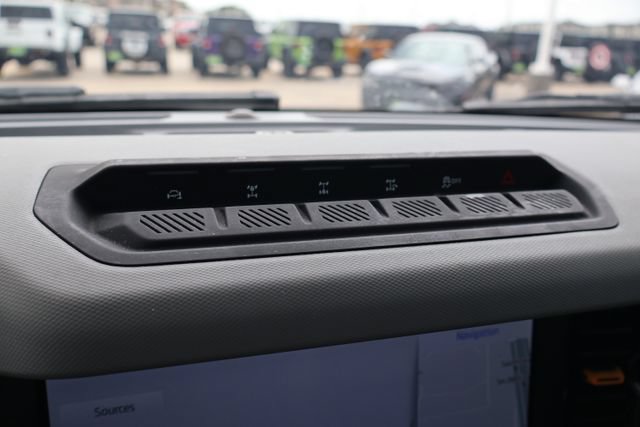 Used 2022 Ford Bronco Badlands w/ Sasquatch Package AWD/4WD image 13
