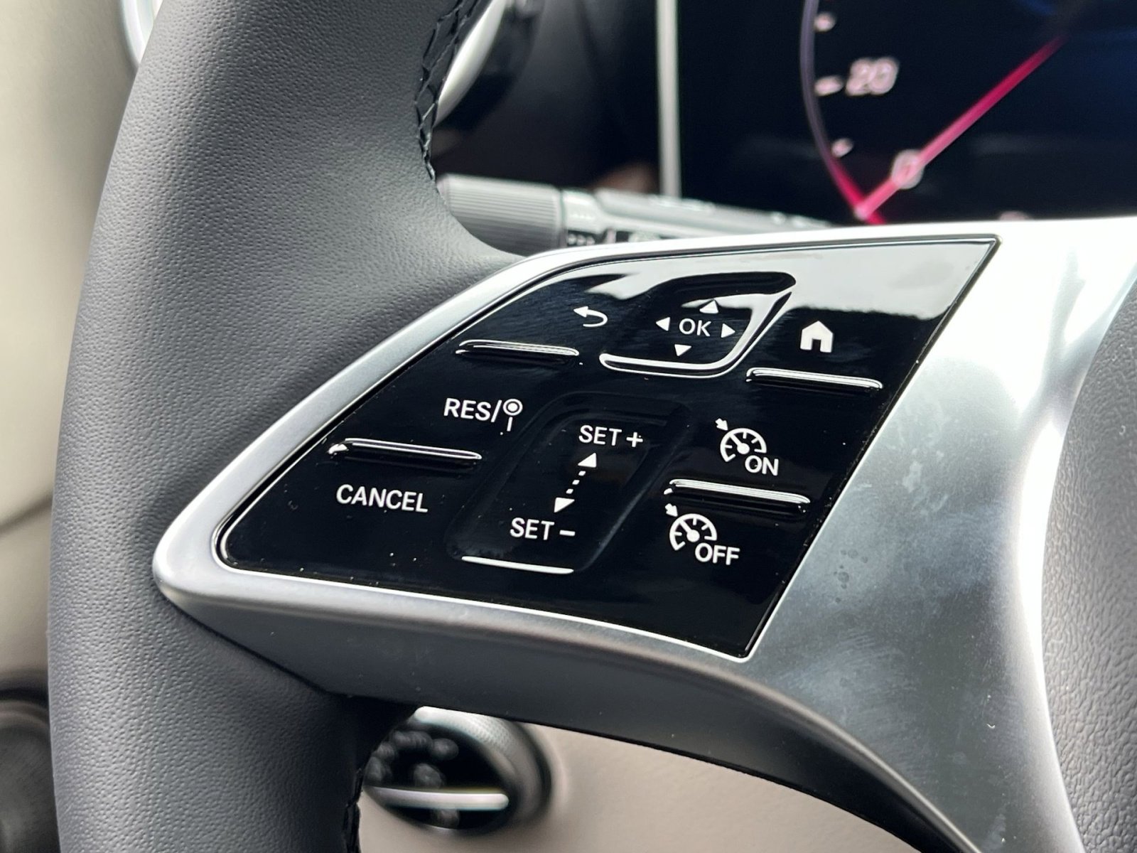 New 2026 Mercedes-Benz GLC 300 4MATIC image 36