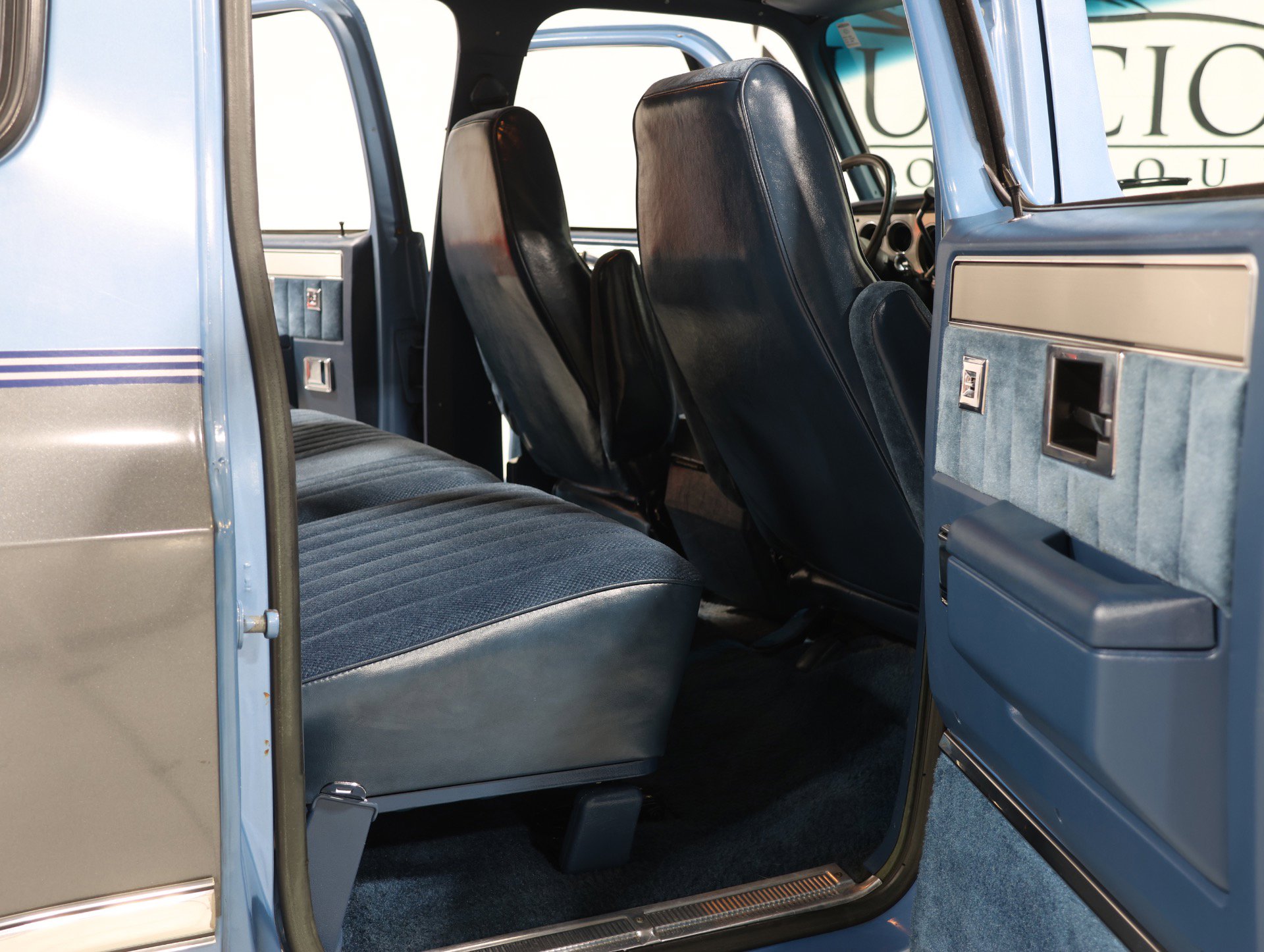 Used 1987 GMC Suburban 2WD image 73
