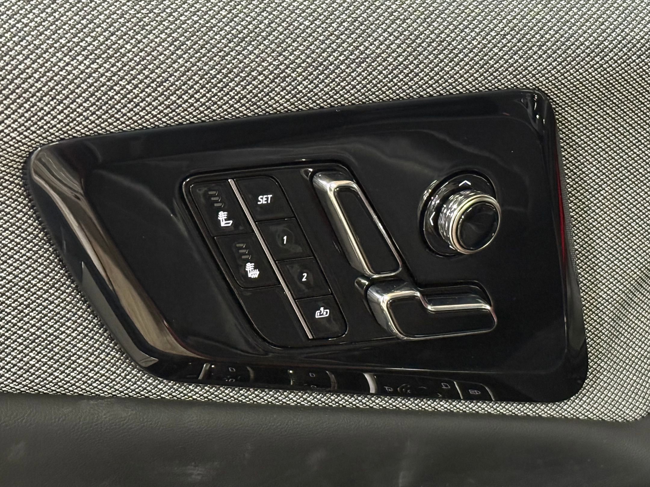 New 2026 Cadillac Optiq Sport 1 image 15