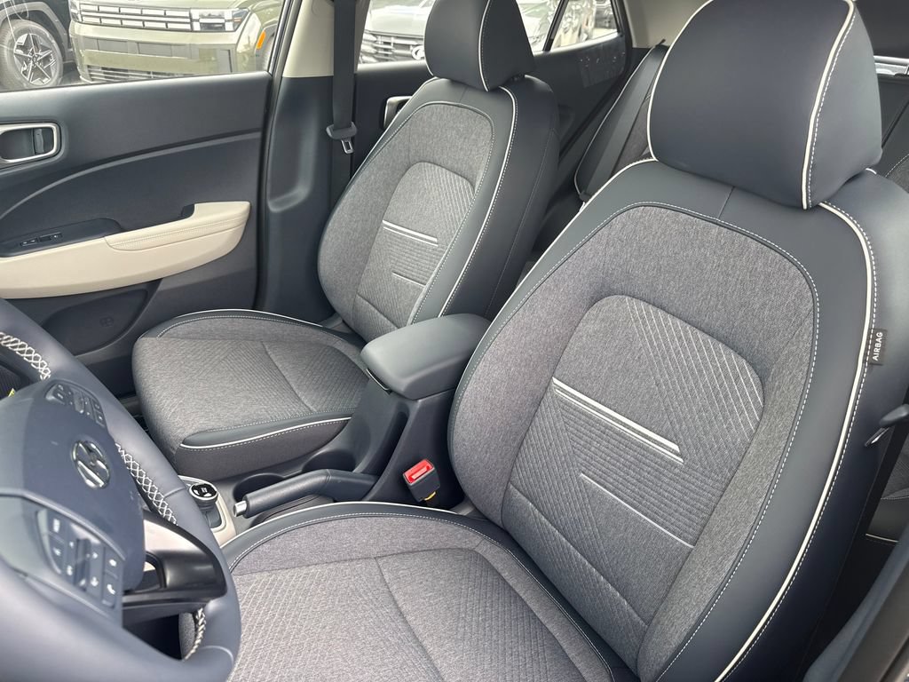 New 2026 Hyundai Venue SEL FWD image 32