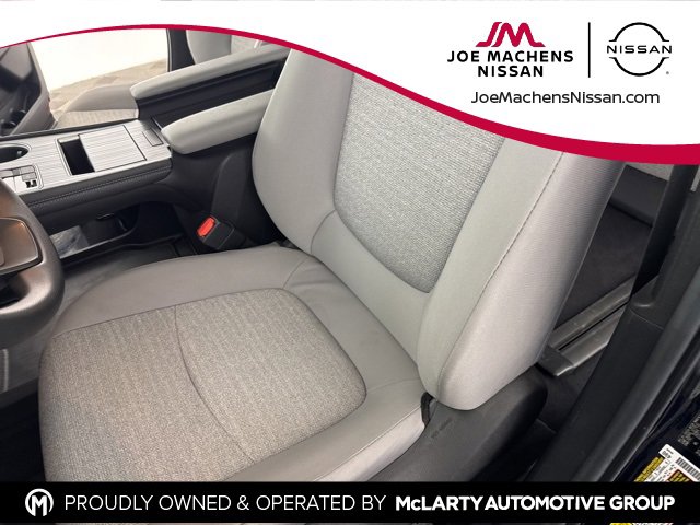 Used 2025 Toyota Sienna LE image 19