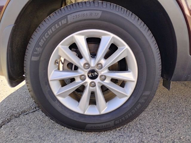 Used 2020 Kia Sorento LX image 18