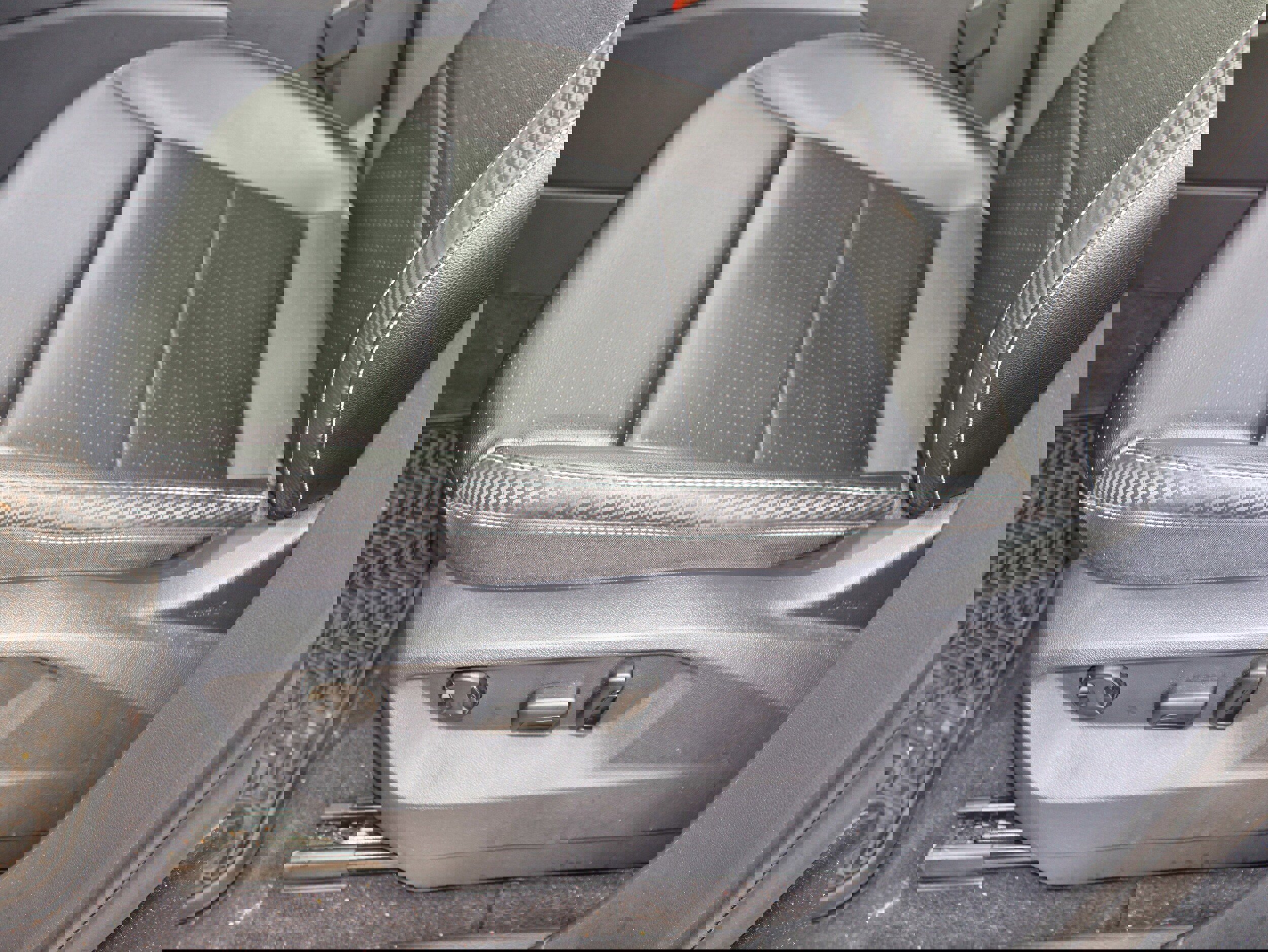 Used 2023 Volkswagen Atlas Cross Sport SE image 13