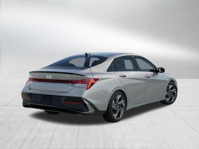 New 2026 Hyundai Elantra SEL Sport Premium FWD image 4