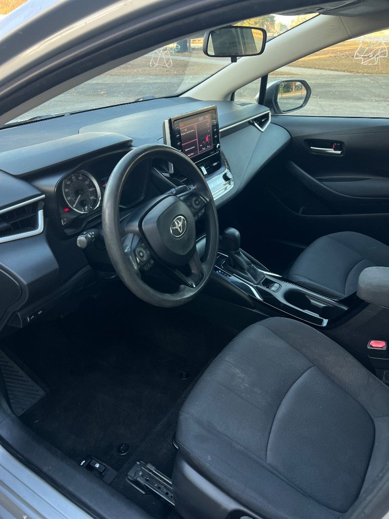 Used 2021 Toyota Corolla LE image 7