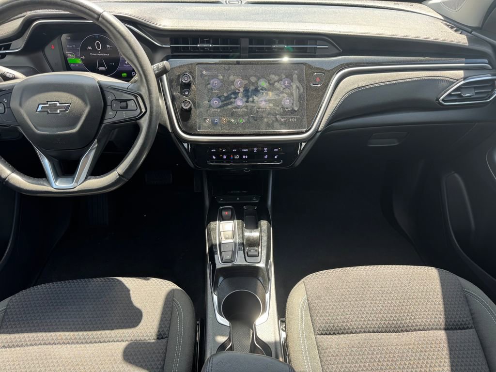 Used 2022 Chevrolet Bolt EUV LT w/ Comfort Package FWD image 9