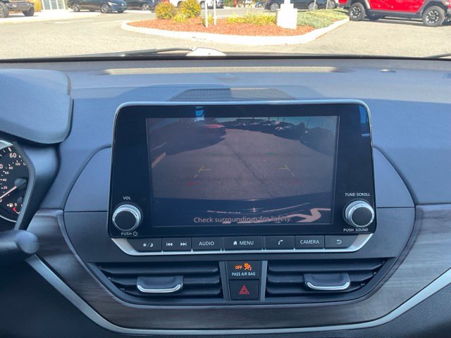 Used 2024 Nissan Altima 2.5 SV FWD image 18