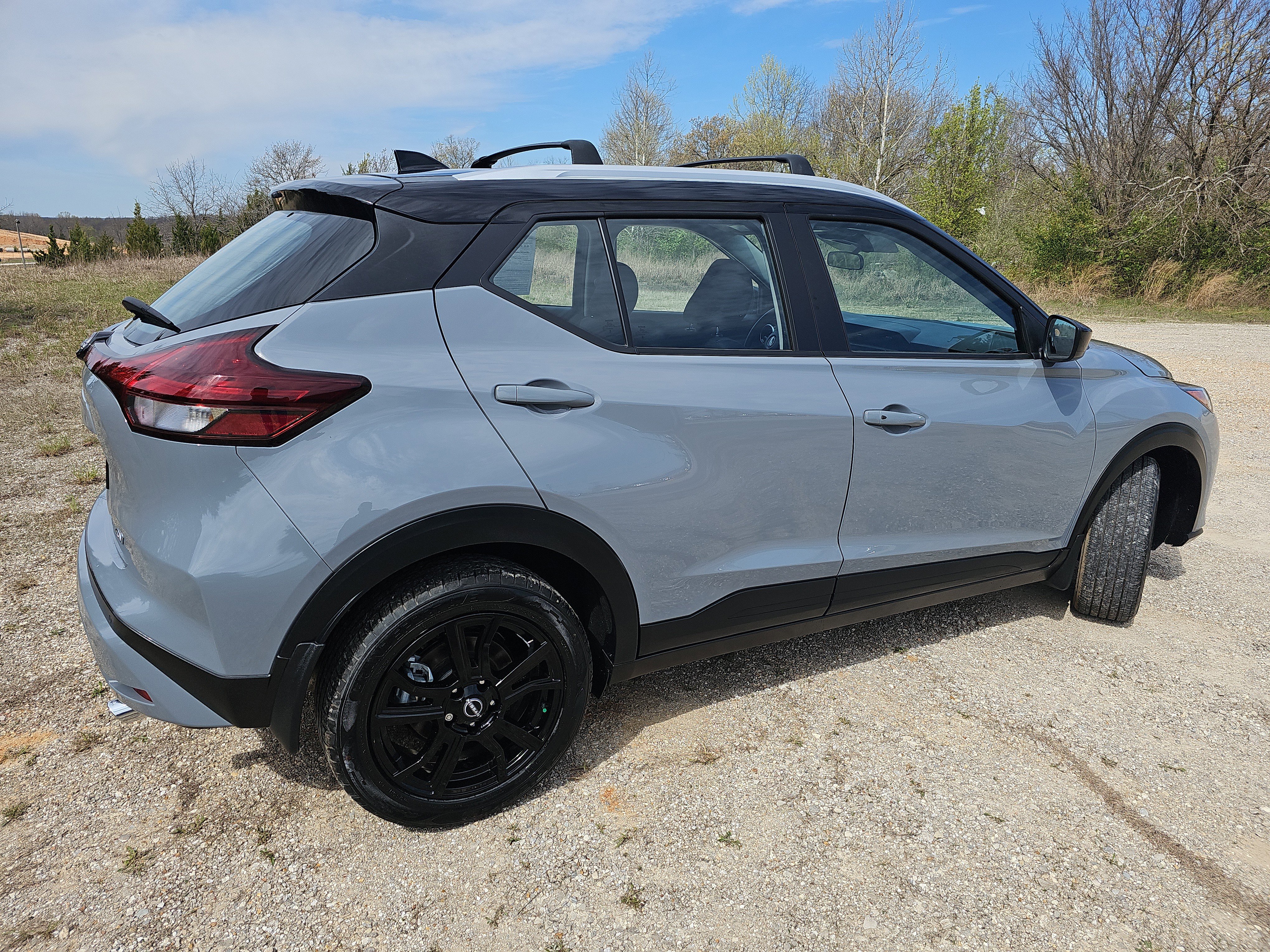 Used 2024 Nissan Kicks SV w/ Exterior Package image 3