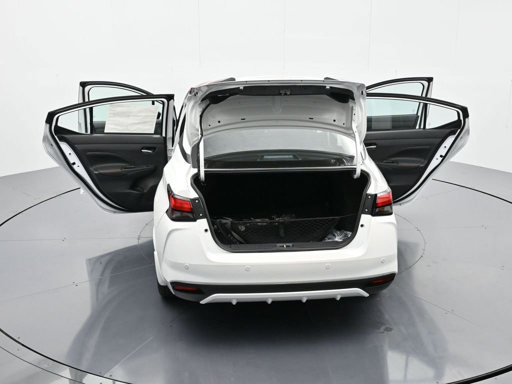 New 2025 Nissan Versa SR w/ Trunk Package FWD image 47
