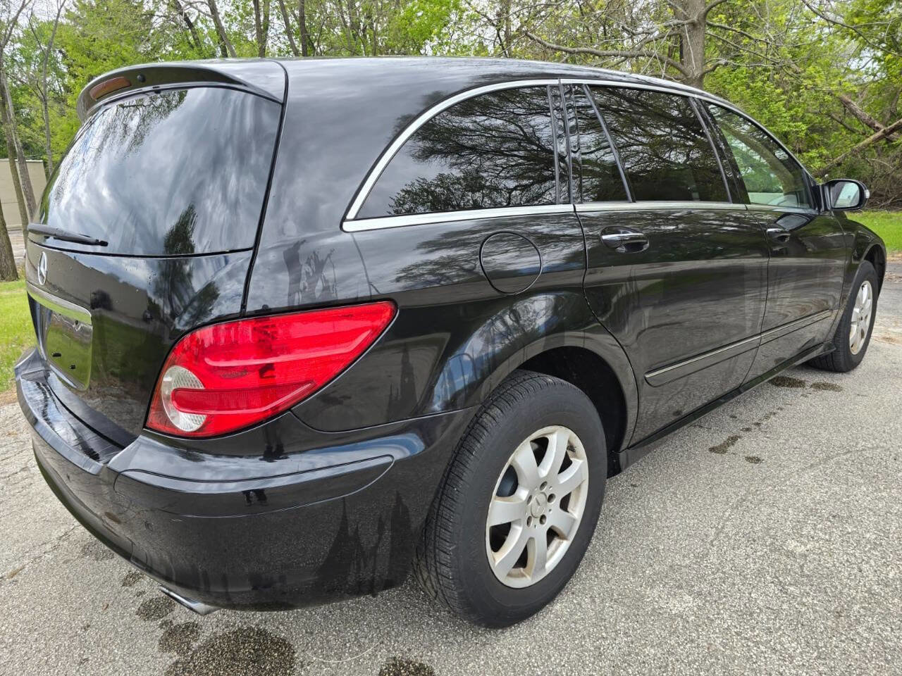 Used 2007 Mercedes-Benz R 350 4MATIC w/ P1 Pkg image 6