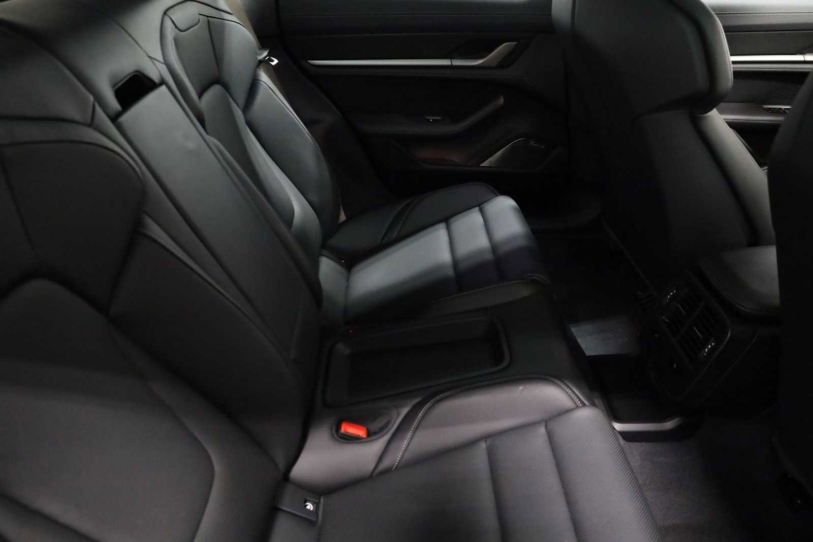 New 2025 Porsche Taycan Turbo image 35