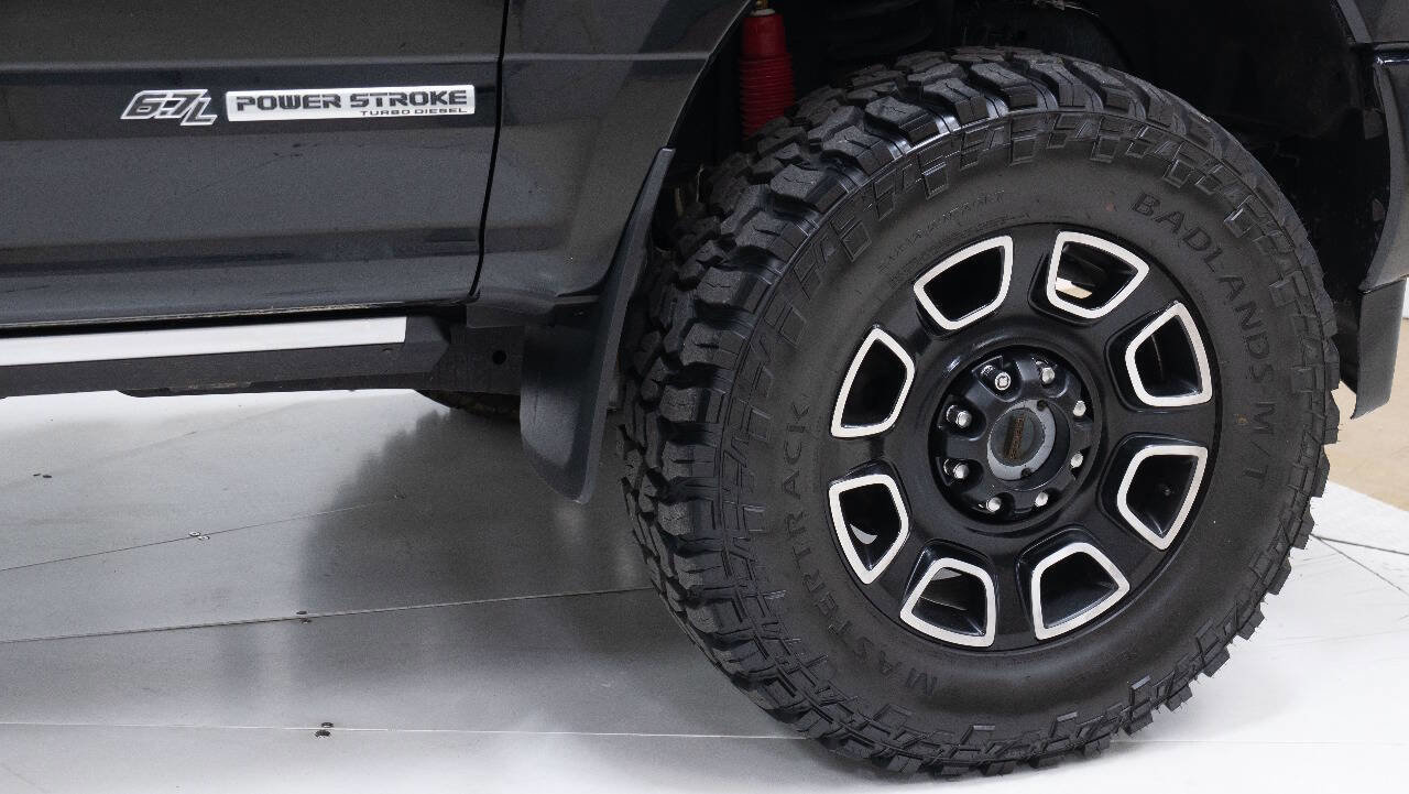 Used 2017 Ford F250 Platinum w/ FX4 Off-Road Package image 94