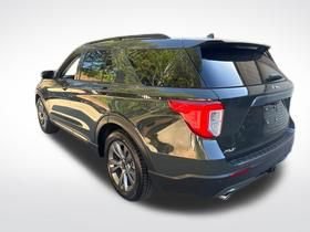 Used 2022 Ford Explorer XLT w/ Equipment Group 202A RWD image 7