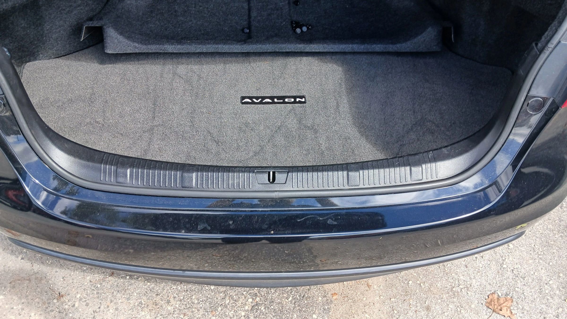 Used 2014 Toyota Avalon Limited image 30