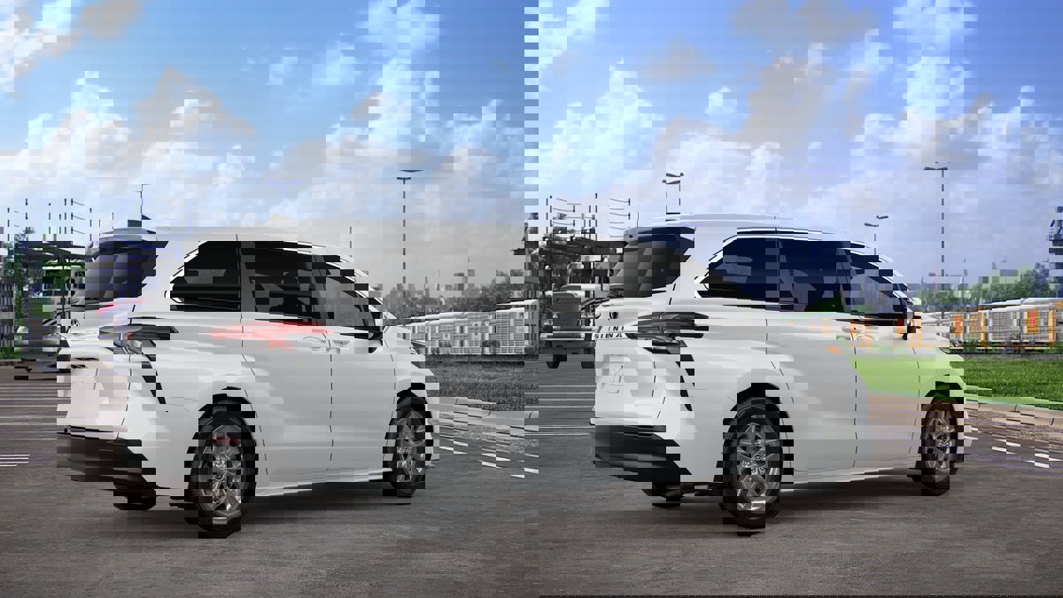 New 2026 Toyota Sienna LE image 10