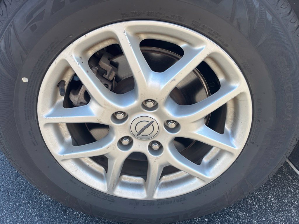 Used 2023 Chrysler Pacifica Touring-L FWD image 4