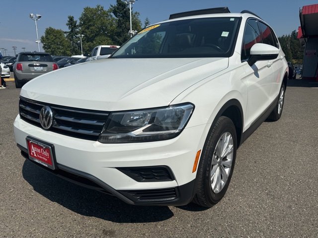 Used 2018 Volkswagen Tiguan SE w/ Panoramic Sunroof Package