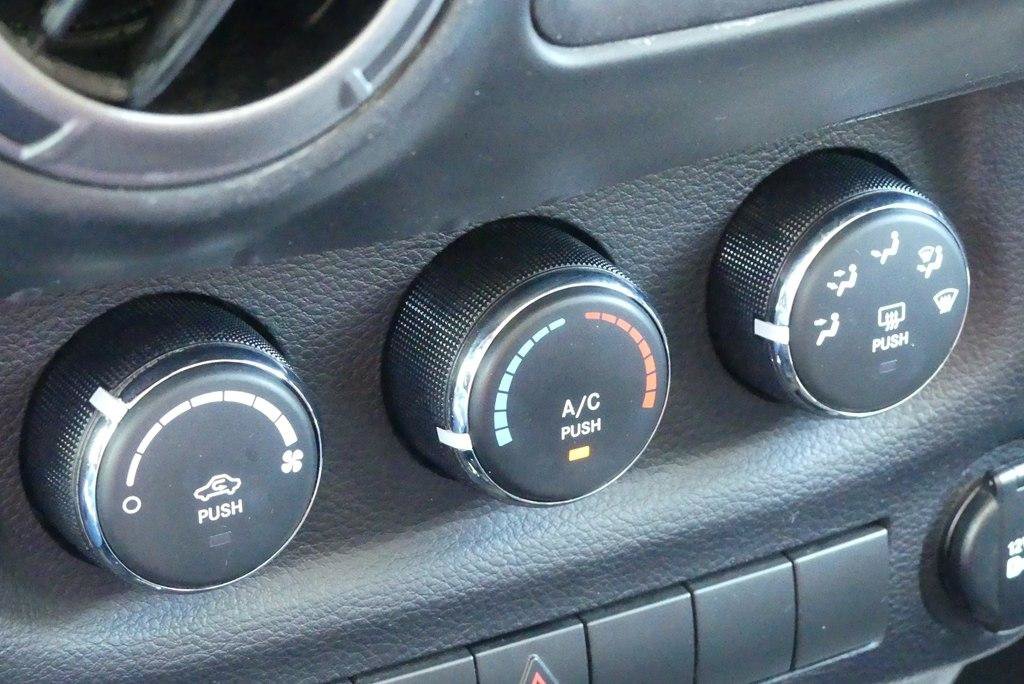 Used 2014 Jeep Wrangler Unlimited Sport w/ Quick Order Package 24S AWD/4WD image 18