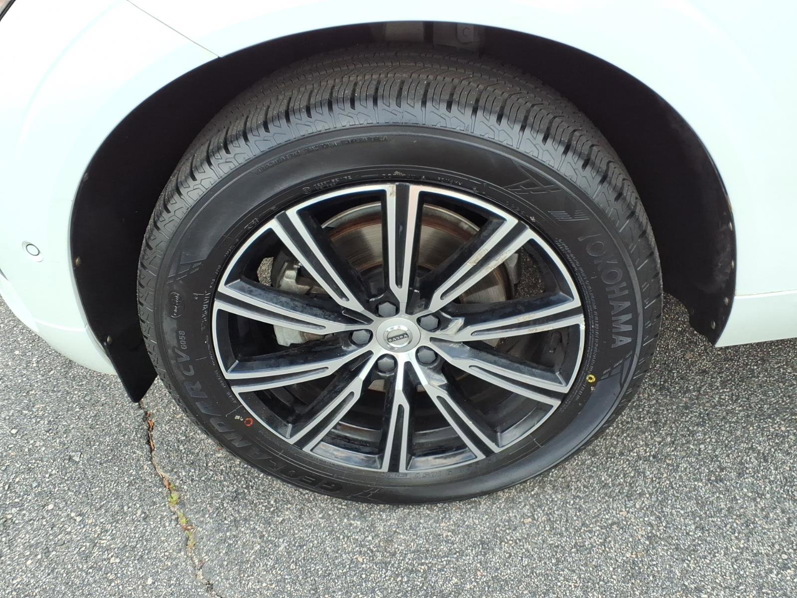 Used 2019 Volvo XC60 T5 Inscription w/ Protection Package FWD image 11