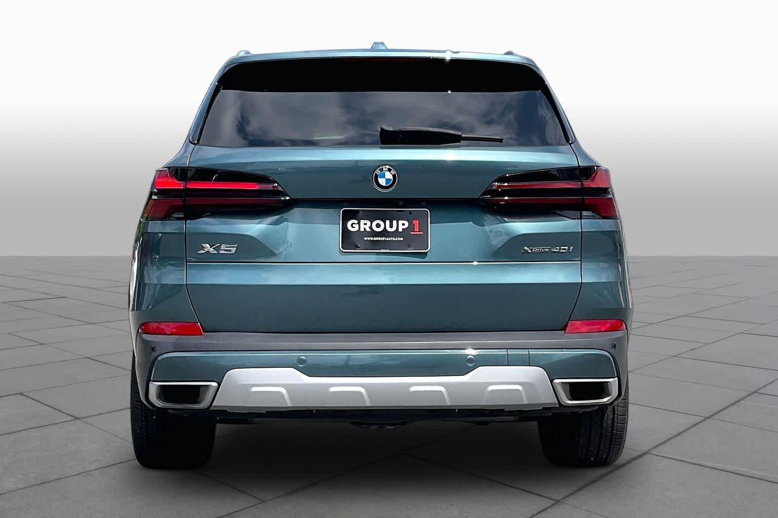 Used 2024 BMW X5 xDrive40i w/ Premium Package AWD/4WD image 4