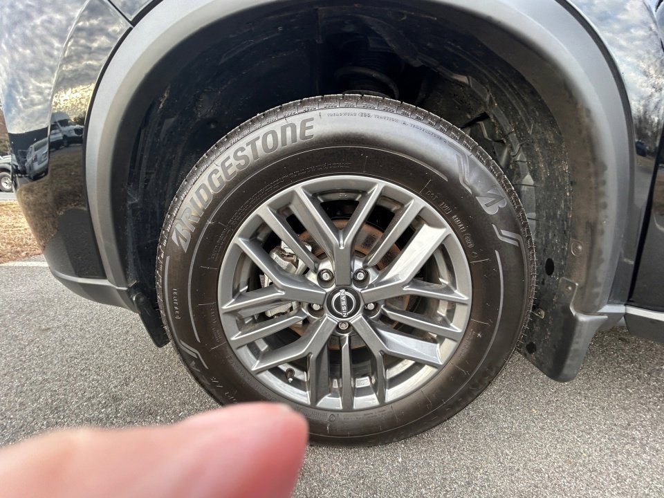 Used 2025 Nissan Rogue S image 25