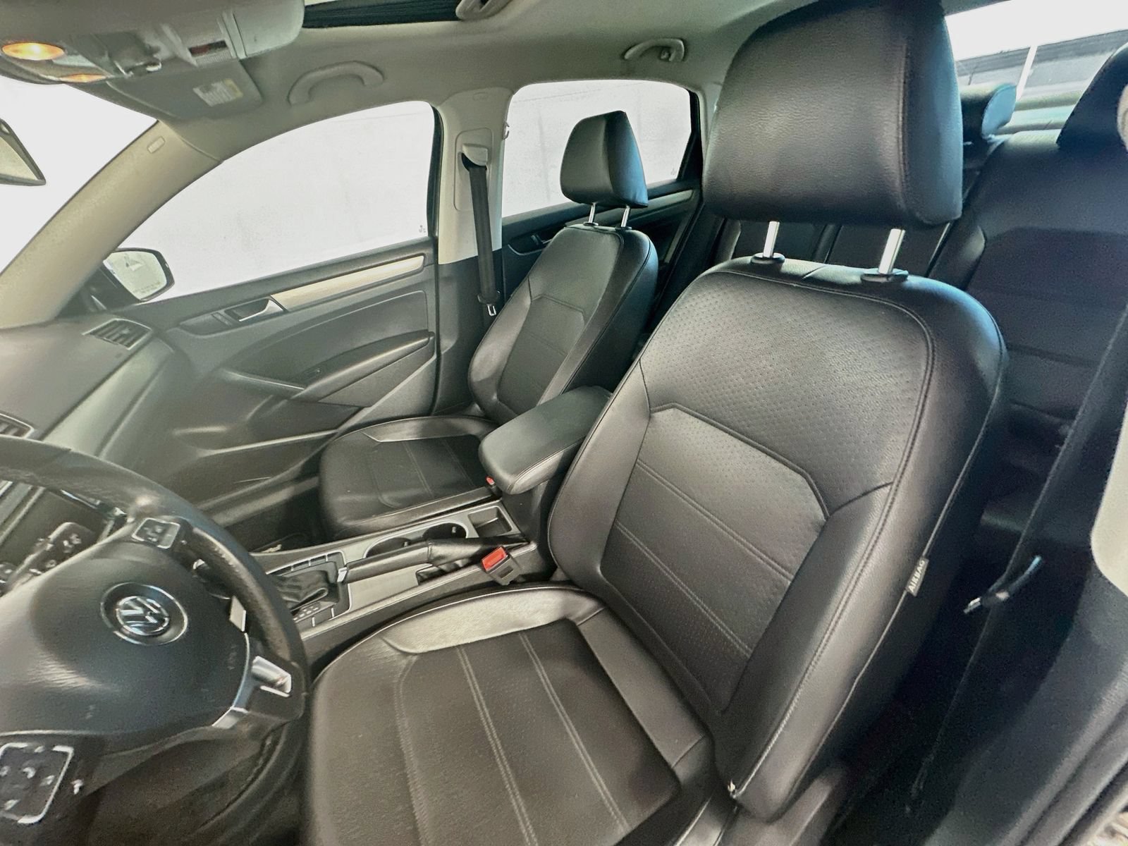 Used 2015 Volkswagen Passat TDI SE FWD image 19