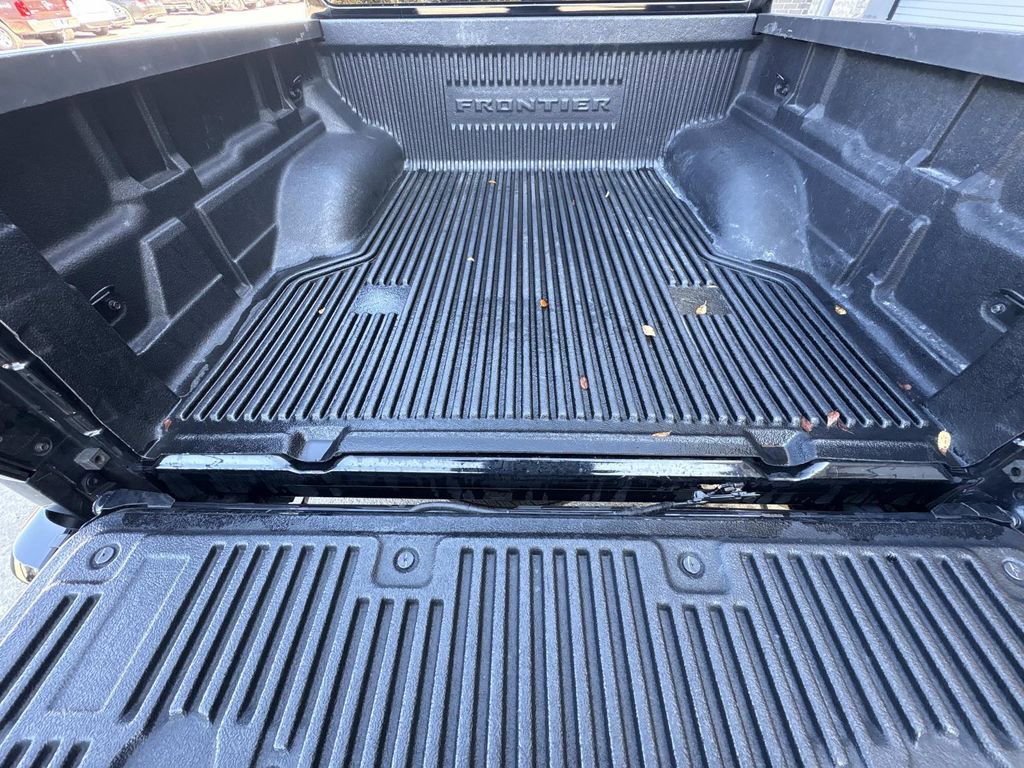 Used 2023 Nissan Frontier SV image 17