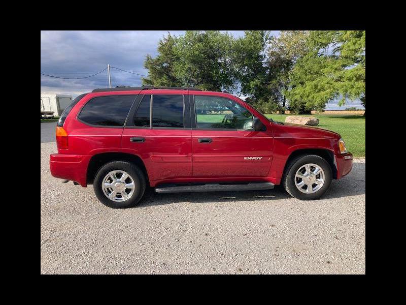 Used 2004 GMC Envoy SLE w/ Preferred Equipment Group image 1