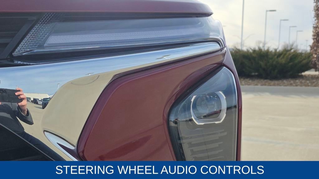 Used 2025 Chevrolet Trax LT w/ LT Convenience Package image 10