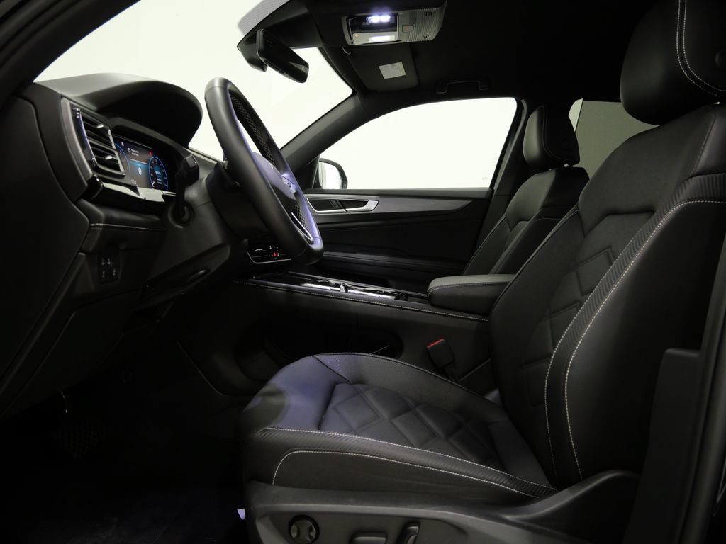 Used 2026 Volkswagen Atlas Cross Sport SE FWD image 12